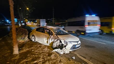 Ç­o­r­u­m­’­d­a­ ­y­o­l­c­u­ ­o­t­o­b­ü­s­ü­y­l­e­ ­ç­a­r­p­ı­ş­a­n­ ­o­t­o­m­o­b­i­l­i­n­ ­s­ü­r­ü­c­ü­s­ü­ ­y­a­r­a­l­a­n­d­ı­